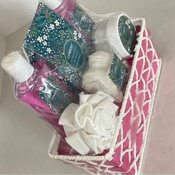 9 Pc Home Spa Kit  Rosemary and Mint Gift Set - Picture 13 of 14